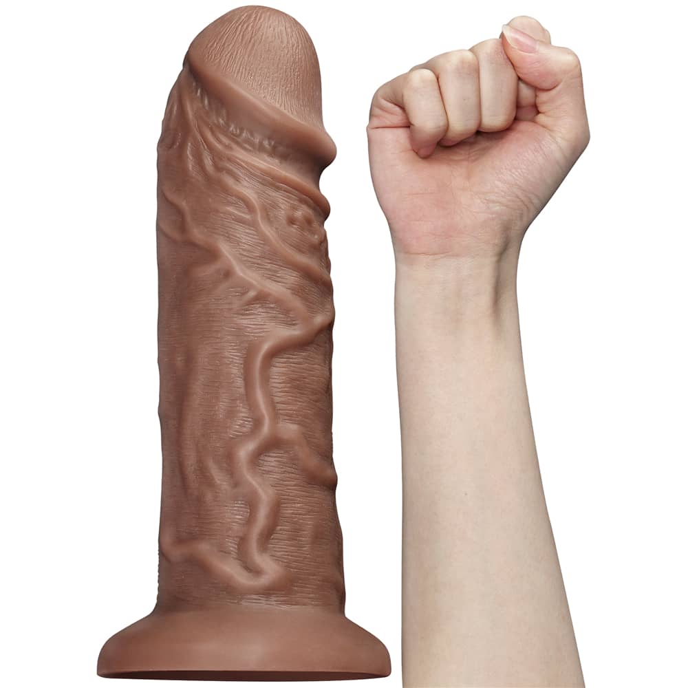 Comparison between the 10.5 inches realistic chubby vibrating dildo and the arm