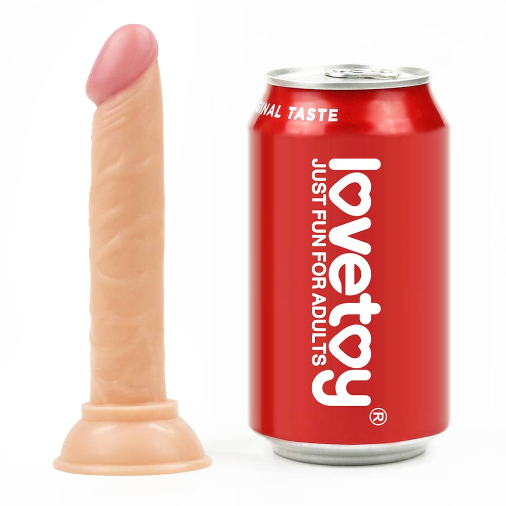 Comparison between the 5 inches enduro blaster realistic dildo and beverage cans
