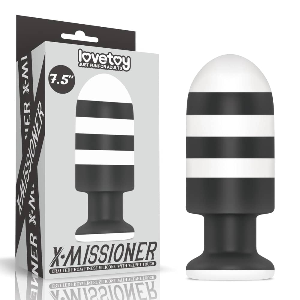The packaging of the 7.5 inches x missioner butt plug