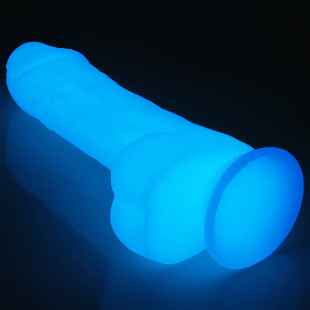 The suction cup of the 7.5 inches lumino play silicone dildo