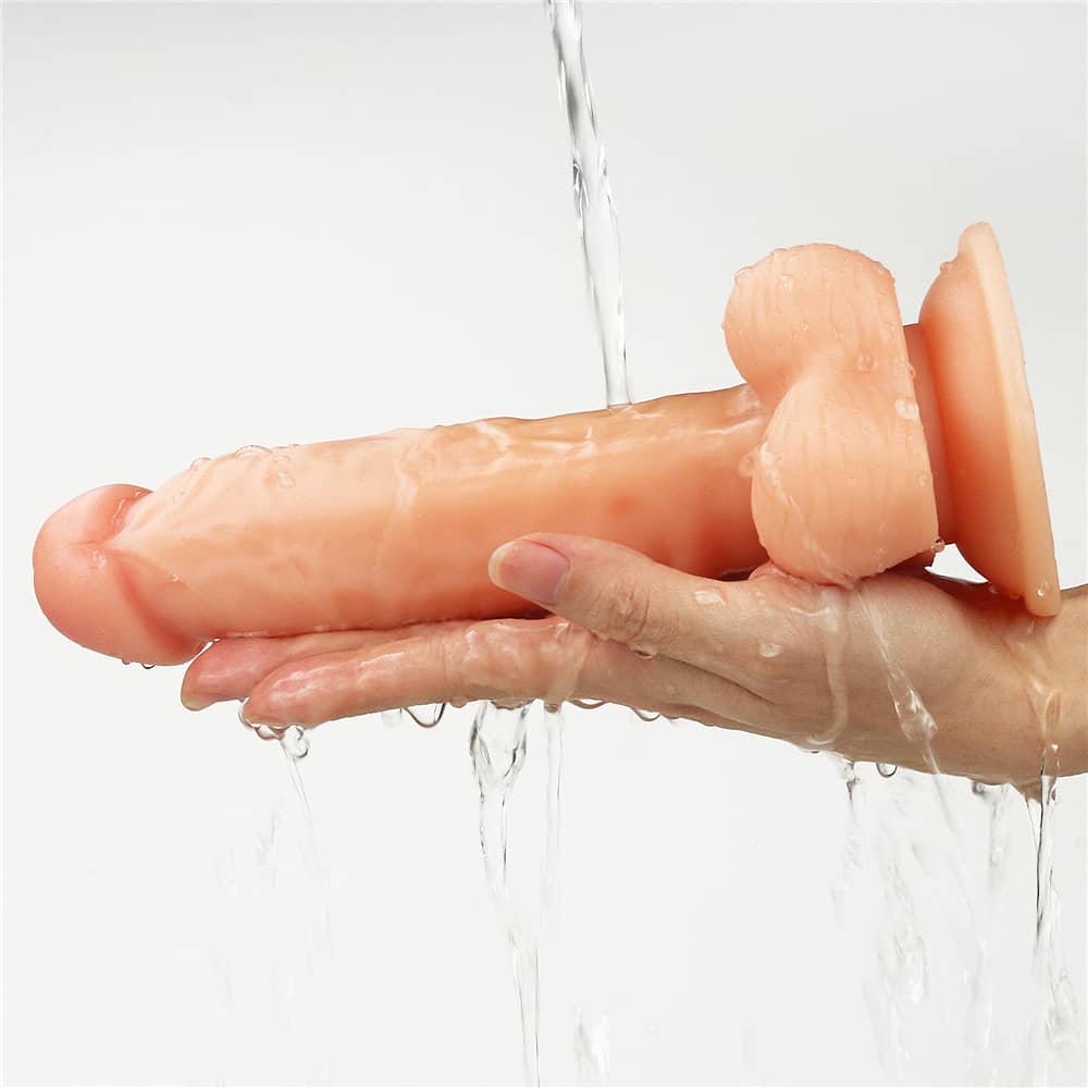 The dildo of the 7.5 inches vibrating dildo easy strapon set is fully washable