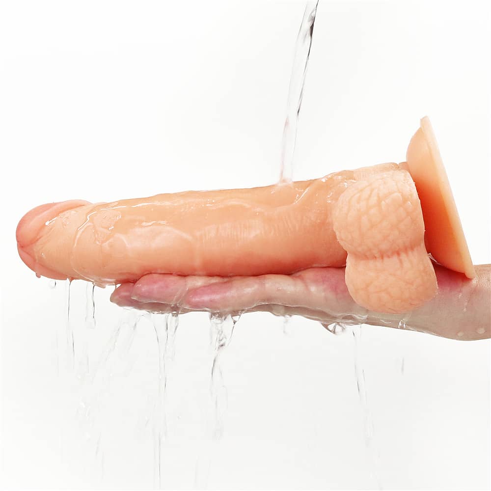 The dildo of the 8.5 inches vibrating dildo easy strapon set is fully washable