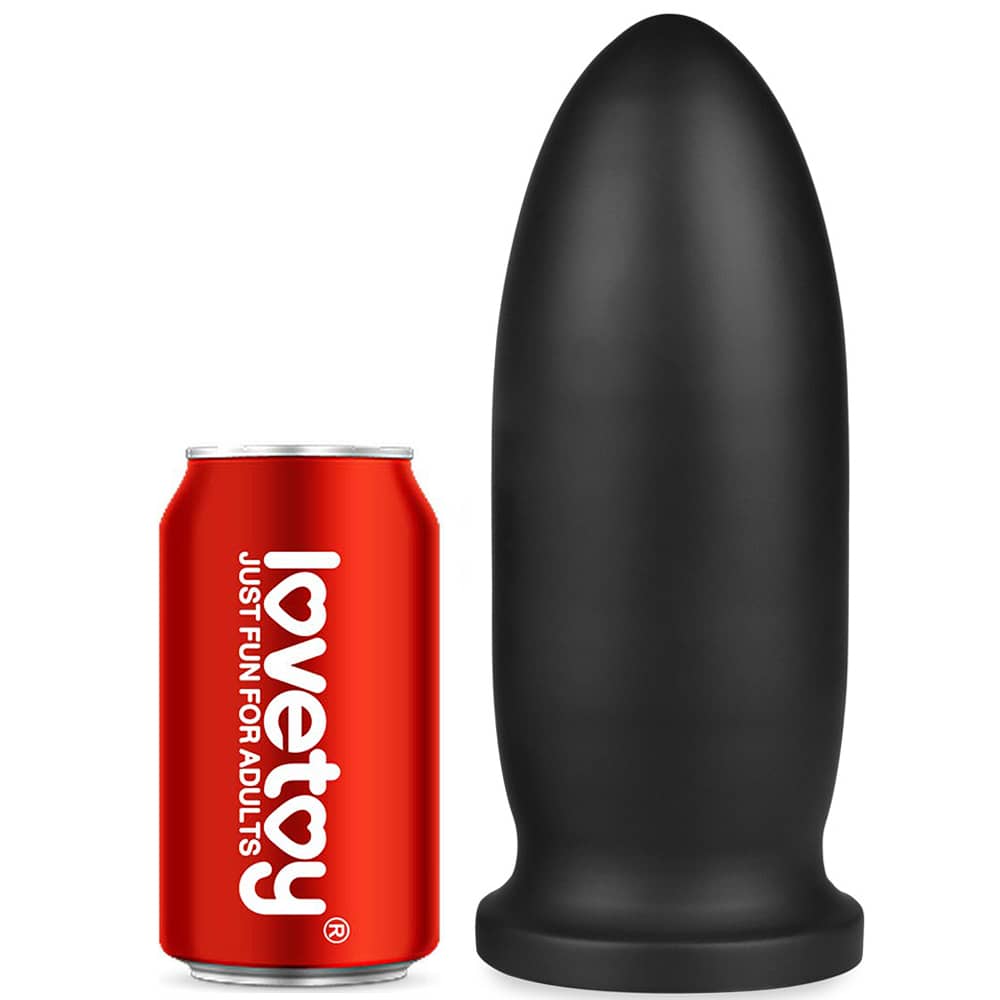 Comparison between the 9" king size bomber butt plug and beverage cans
