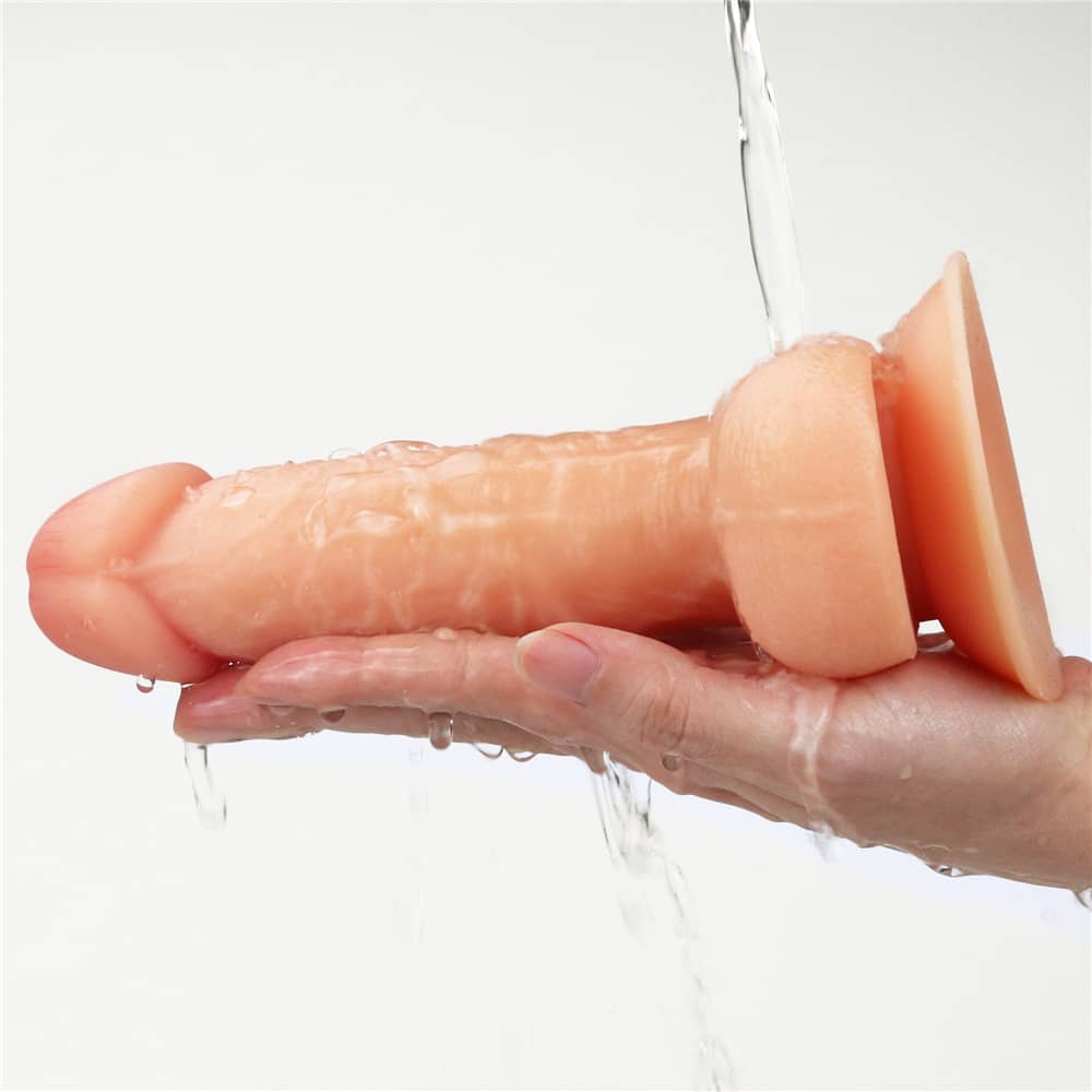 The dildo of the 7 inches dildo easy strapon set is fully washable