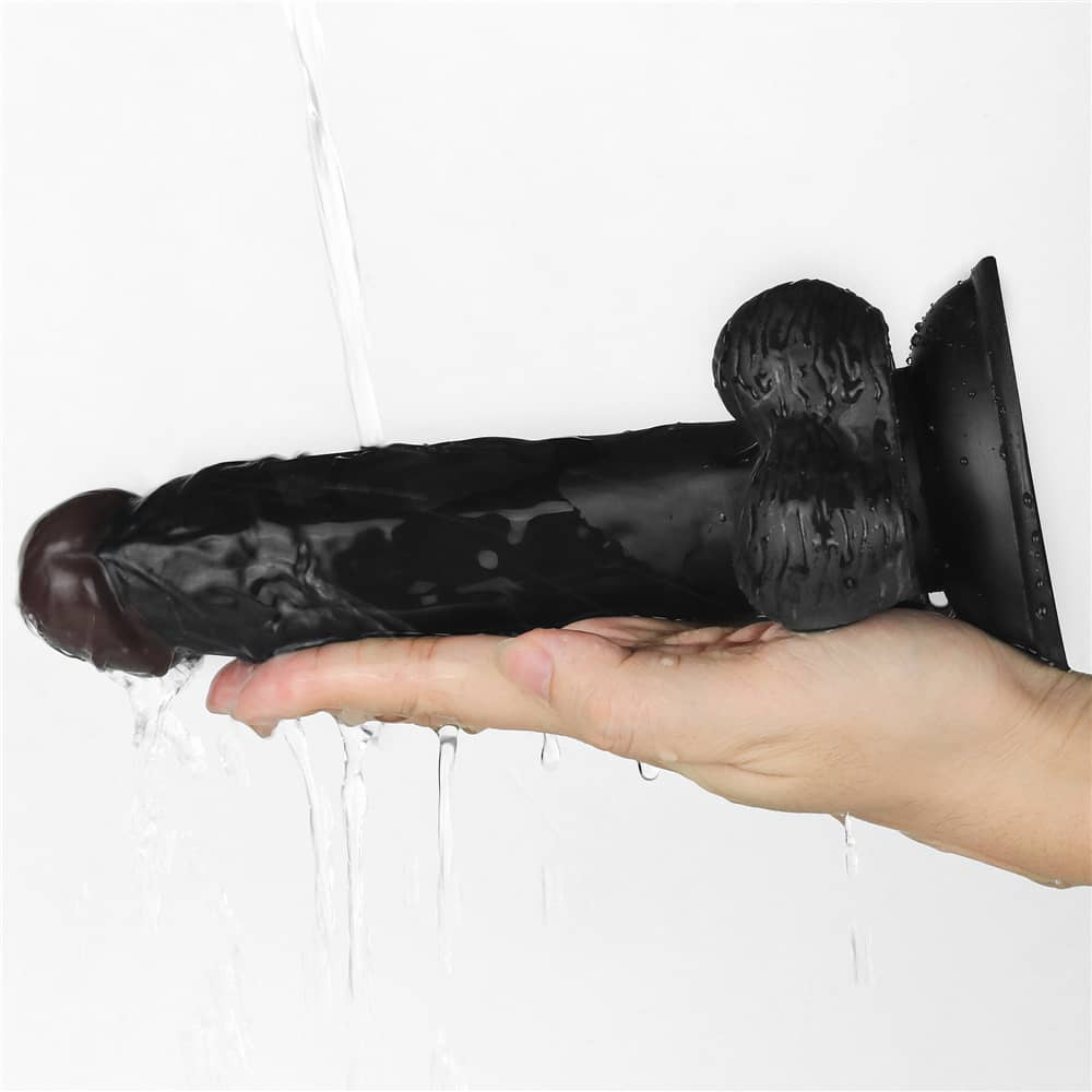 The dildo of the 7.5 inches black dildo easy strapon set is fully washable