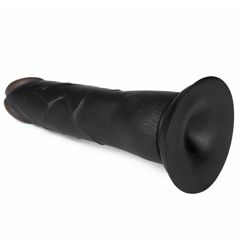 The dildo of the 7.5 inches black dildo easy strapon set features a powerful suction cup