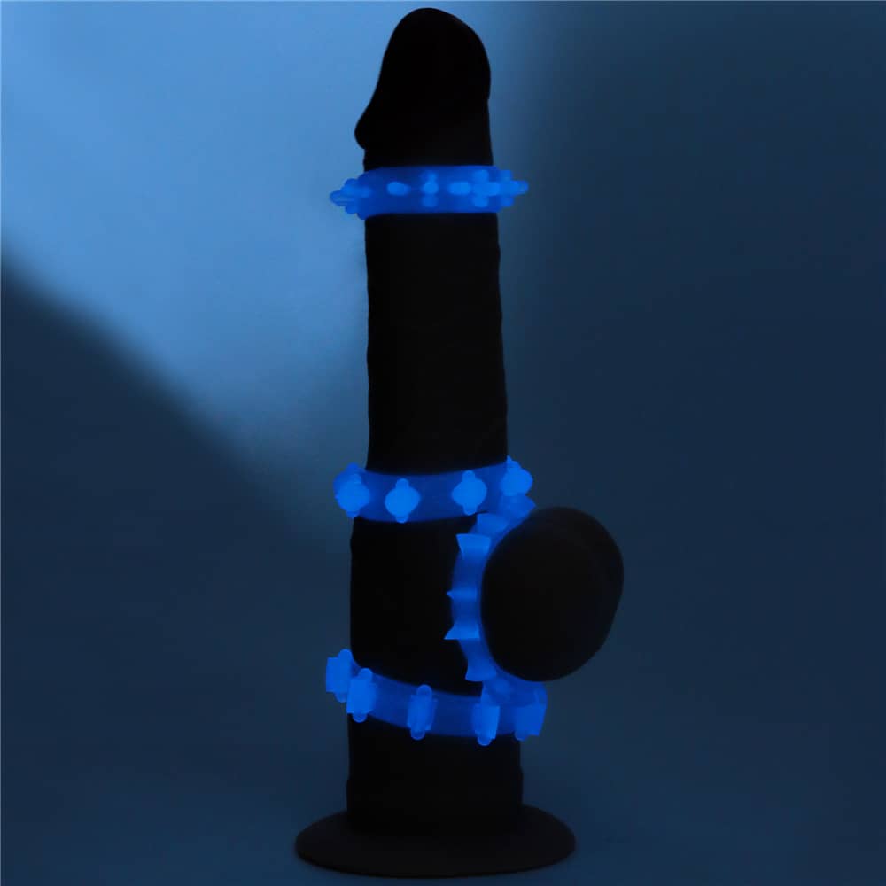 The lumino play stretchy penis ring 4 pcs creat a blue light