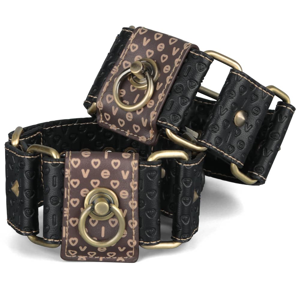 The rebellion reign ankle cuffs is crafted from sophisticated PU