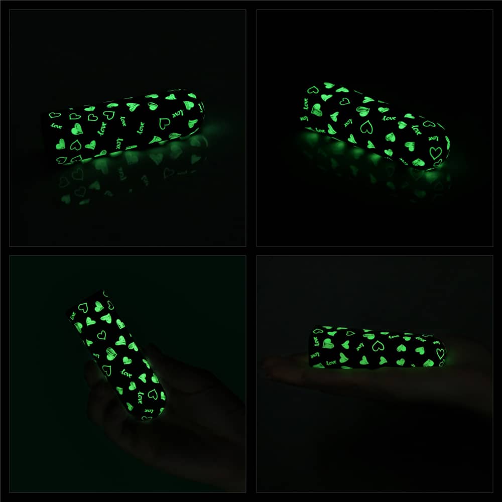 The glow in the dark heart vibrator emits green fluorescence