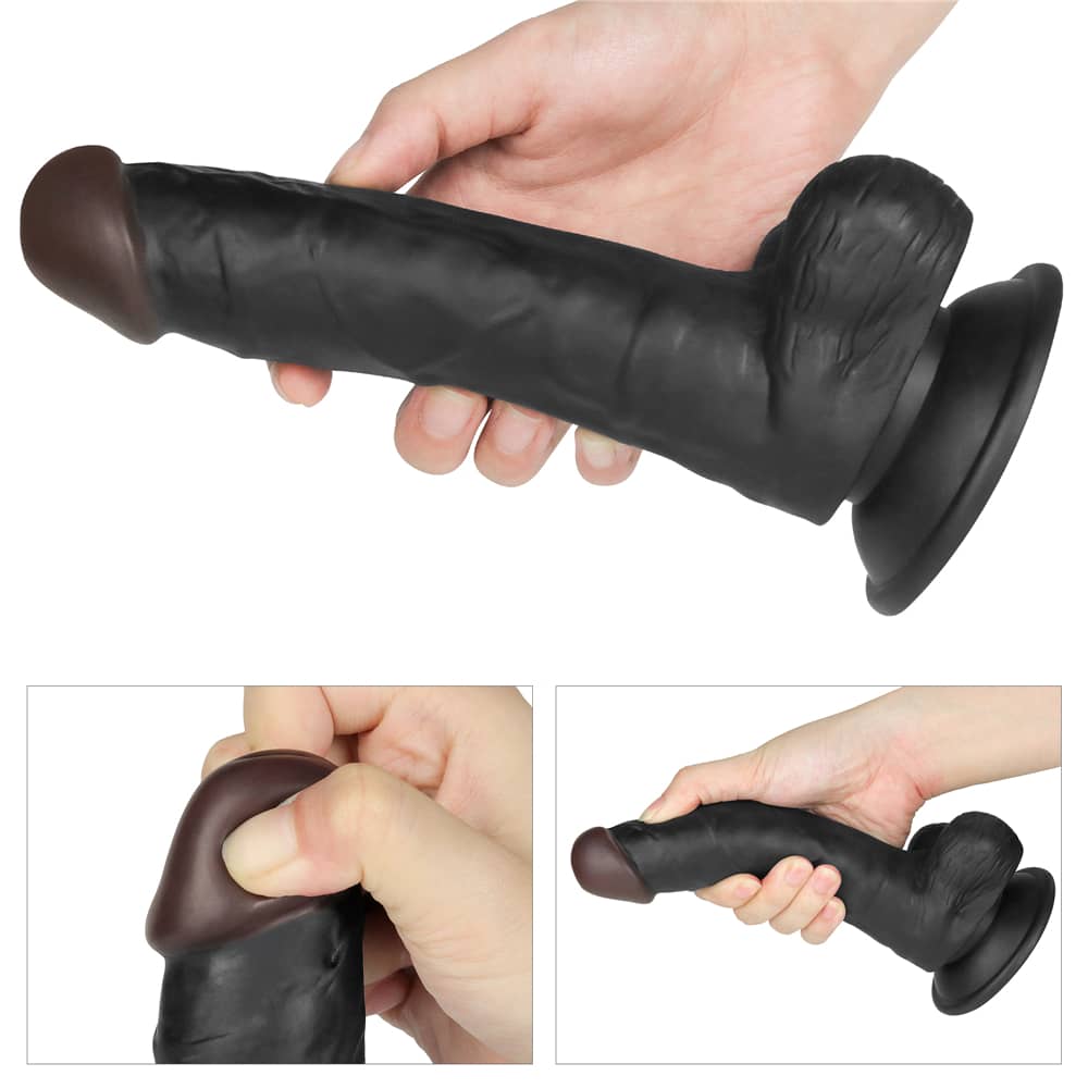 The details of the dildo of the 7.5 inches black vibrating dildo easy strapon set